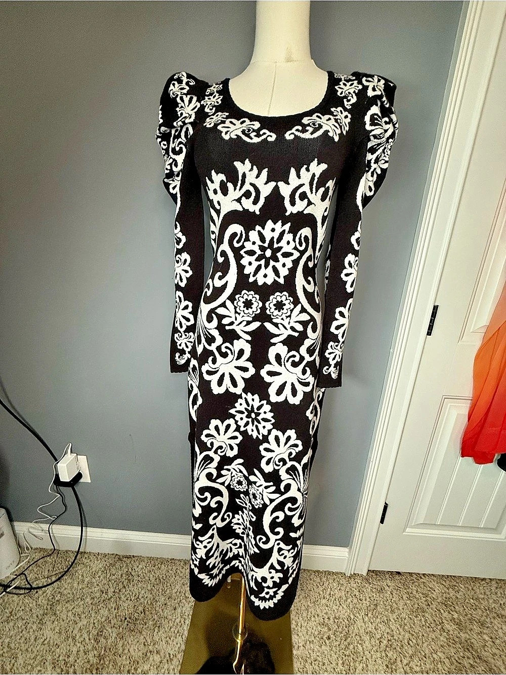 FARM Rio Black and White Floral Jacquard Maxi Dress XS Like New